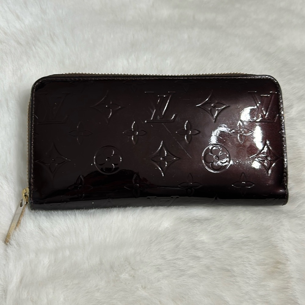 Louis Vuitton Monogram Vernis Amarante zippy wallet